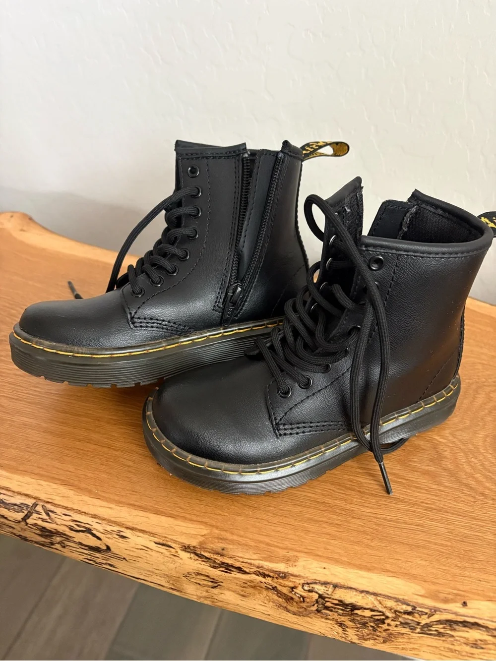 Kids (unisex) Dr. Martens